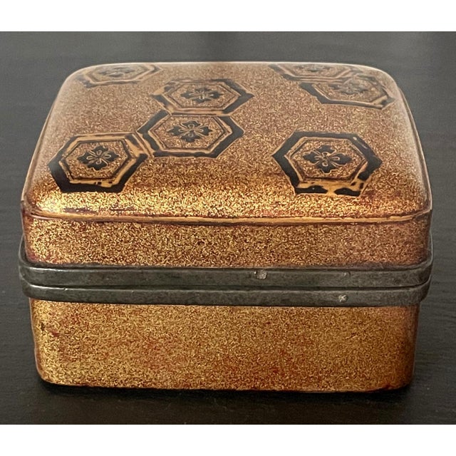 Antique Japanese Lacquered Incense Box Kobako Ex-Christie's For Sale - Image 11 of 13