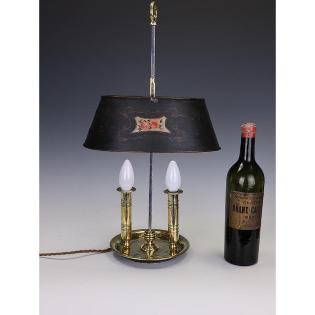 Antique French Brass Two-Light Bouillotte Lamp with Tôle Shade, 1850 For Sale - Image 4 of 18
