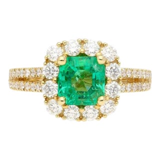 Natural 2.48 Carat Colombian Emerald & Diamond Halo Ring in 18k Yellow Gold Size 7 For Sale