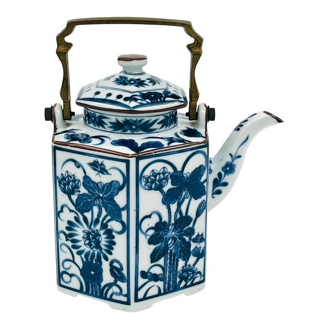 Vintage Blue and White Chinoiserie Hexagon Teapot With Bronze Handle For Sale
