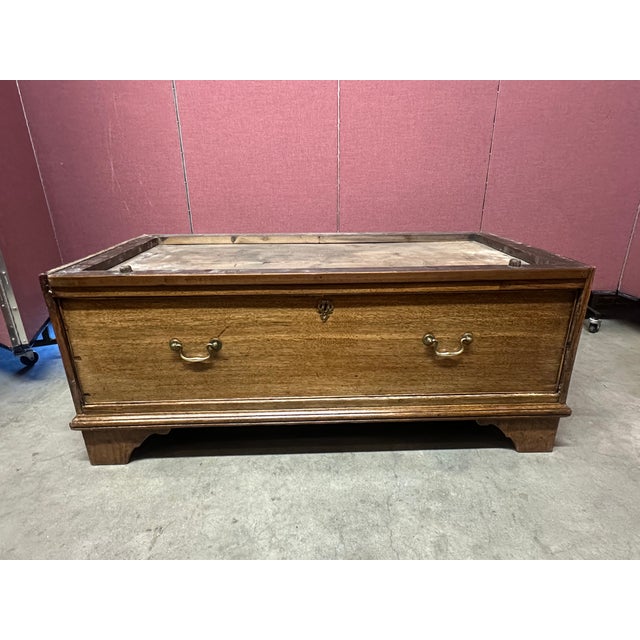 Early 18th Century Georgian Style Chest of Drawers For Sale - Image 5 of 10