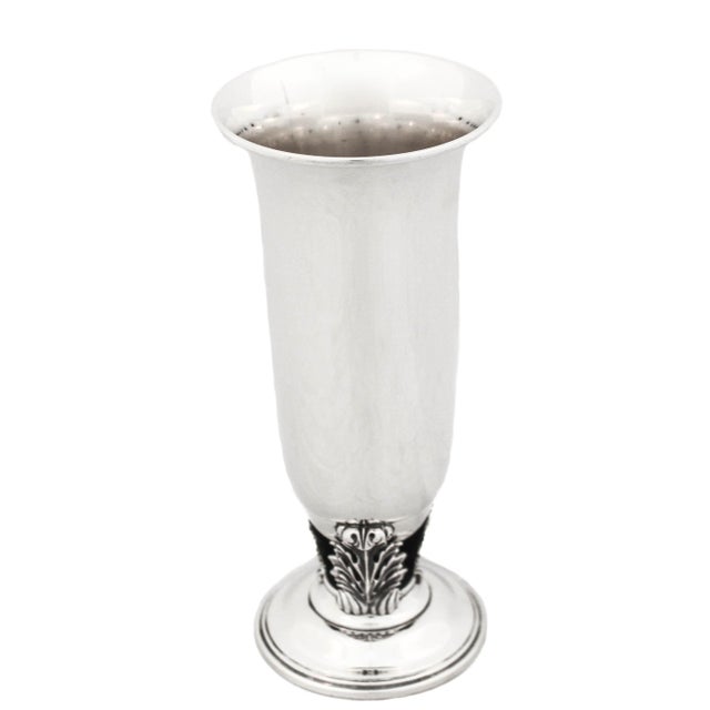 Being offered is a sterling silver vase by the Quaker Silver Company. It has a Mid-Century modern style; sleek with three...