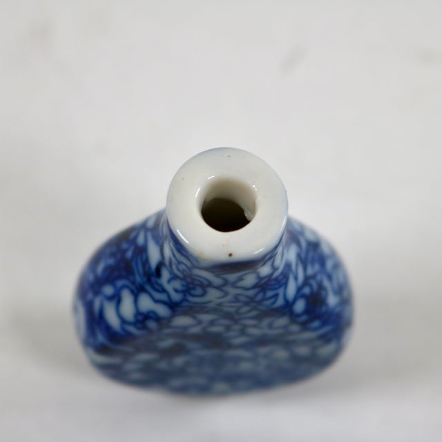 Stone Vintage Blue and White Floral Chinese Snuff Bottle With Green Stone Top For Sale - Image 7 of 8