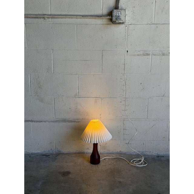 Beige 1960s Teak Beige Table Lamp With Pleated Shade Accent Lighting Danish Mid-Century Modern For Sale - Image 8 of 10