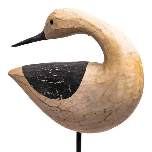 Hand-Carved Shorebird Sculpture on Stand, Early–Mid 20th Century For Sale