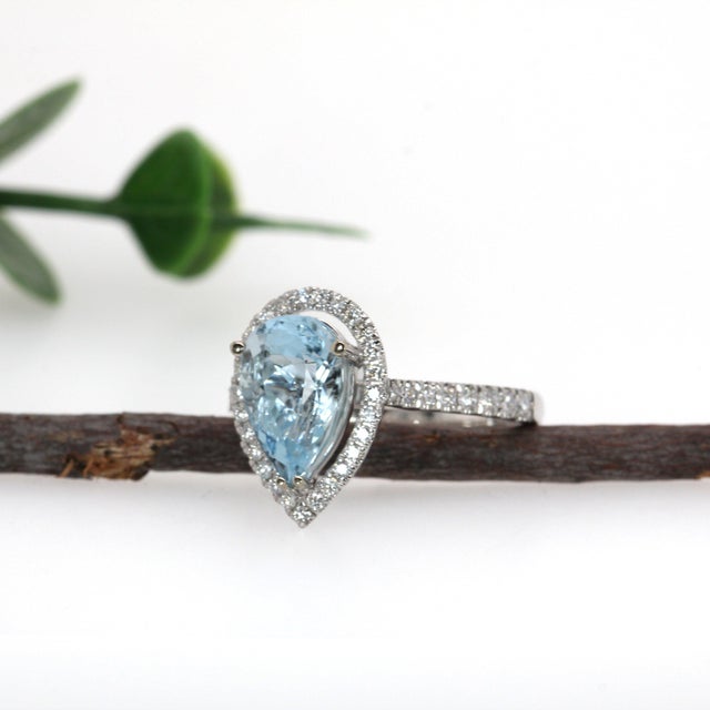 2.18cts Pear Aquamarine With Diamond Halo Ring in Solid 14k White Gold, Size 6.75 For Sale - Image 4 of 7