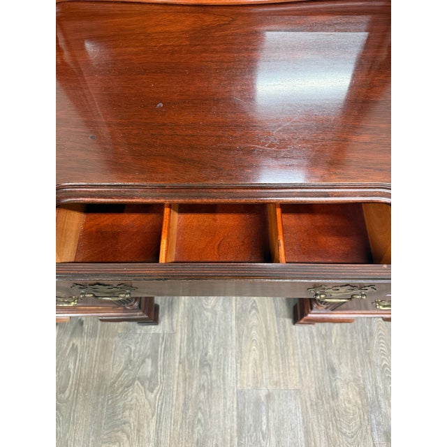 Brown Vintage Thomasville Mahogany Vanity Dressing Table With Mirror For Sale - Image 8 of 18