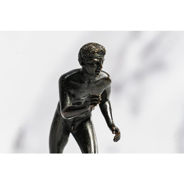 Amazing Miniature Antique Grand Tour Bronze Herculaneum Runner Statue Neoclassical Greek Athlete Sculpture Home Decor Art For Sale - Image 12 of 13
