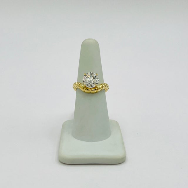 Gia 3 Carat Round Diamond Ring in 18k Yellow Gold, Size 6.5 For Sale - Image 4 of 9