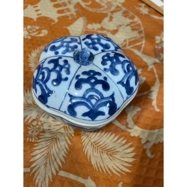 1970s Blue and White Pumpkin Style Ceramic Box For Sale - Image 4 of 5