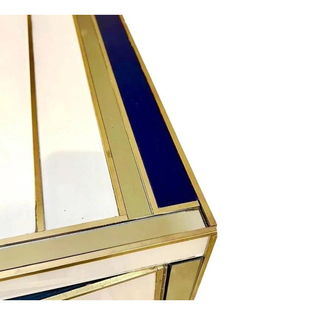 Late 20th Century Italian Art Deco Style Cabinet / Server With New York Skyline Glass Decoration For Sale - Image 5 of 10