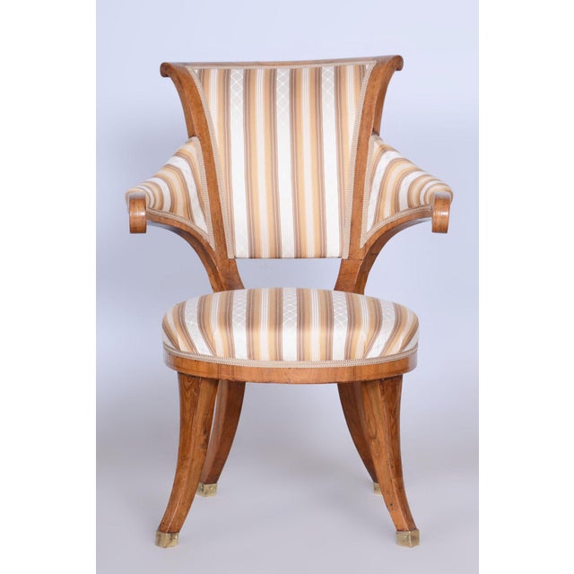Biedermeier Walnut Armchair attributed to Josef Danhauser, Vienna, Austria, 1820s For Sale - Image 6 of 11