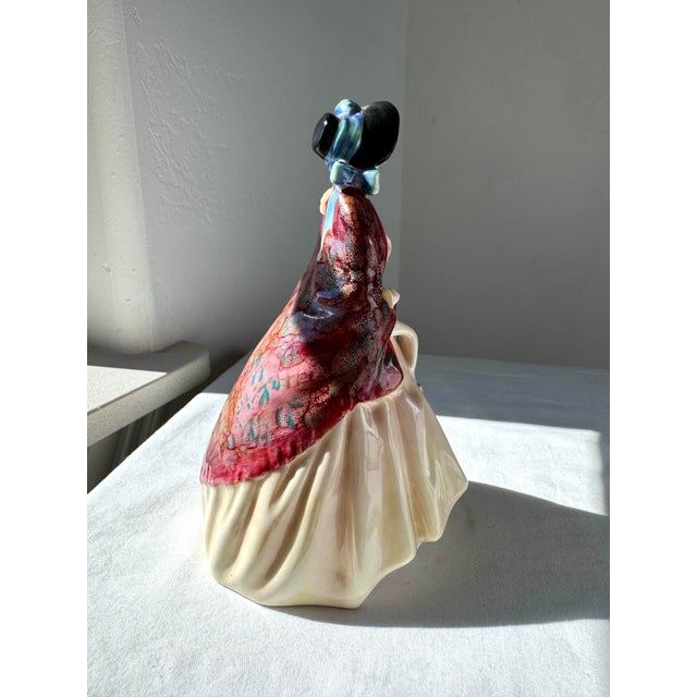 Royal Doulton Vintage Royal Doulton Figurine ~ “Paisley Shawl” ~ Hn 1988 For Sale - Image 4 of 11