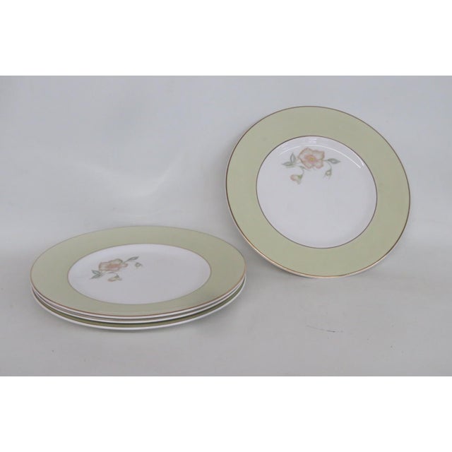 English Susie Cooper Wild Rose Pastel Plates Set of 4 Made in England Bone China 4841b For Sale - Image 3 of 10