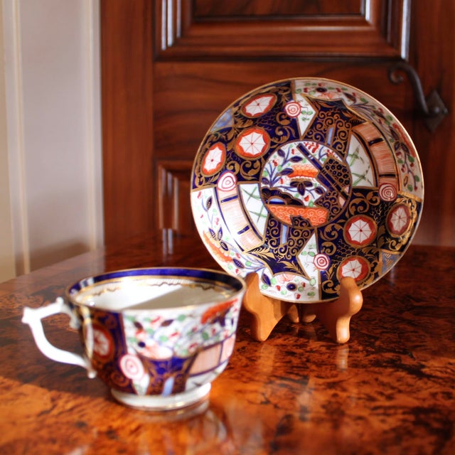 English Derby Early 19th Century Gilt Imari Cup and Saucer For Sale - Image 3 of 13