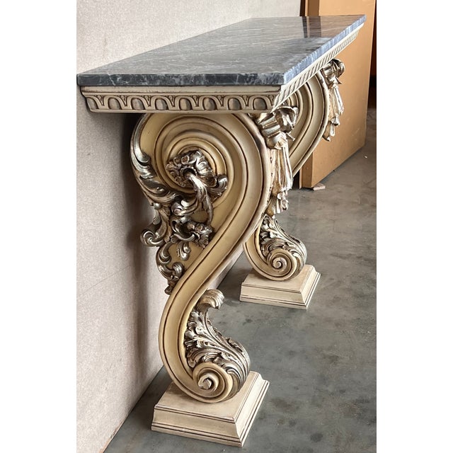 Hollywood Regency Style Palm Leaf Console Lacquered in Almond Latte C. 1980 For Sale - Image 4 of 12