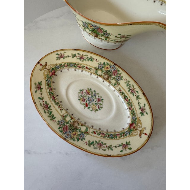 1940s Vintage Royal Worcester "Riviera" Gravy Boat & Underplate | Made in England | Floral Garland | Fine English Porcelain | Discontinued Pattern For Sale - Image 5 of 8
