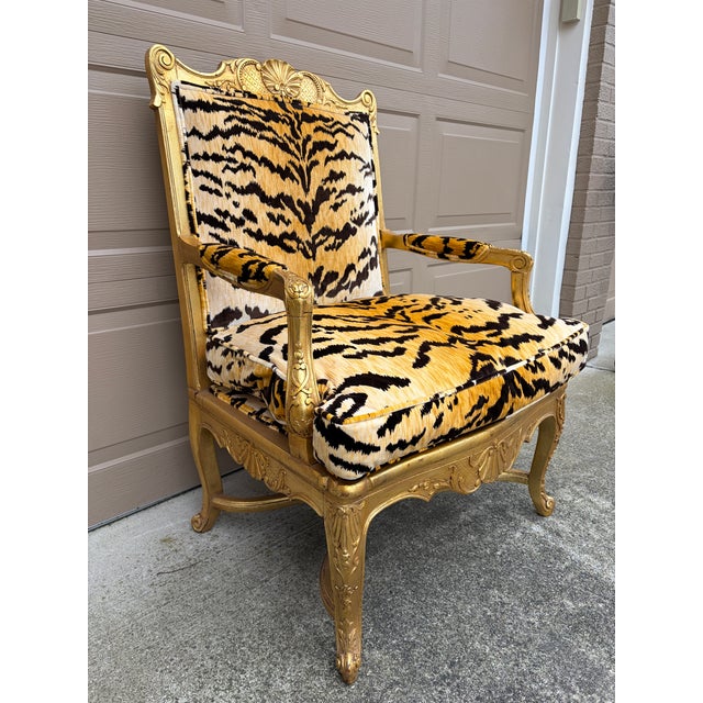 Antique French Regency Giltwood Fauteuil in Scalamandré “Le Tigre” Silk Velvet For Sale In South Bend - Image 6 of 15