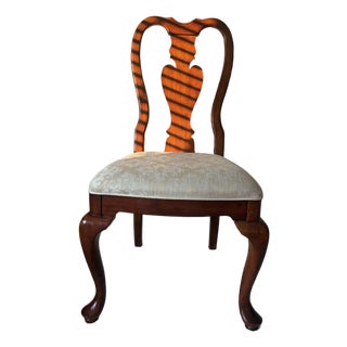 1980s Universal Furniture Queen Anne Style Dining Chair For Sale