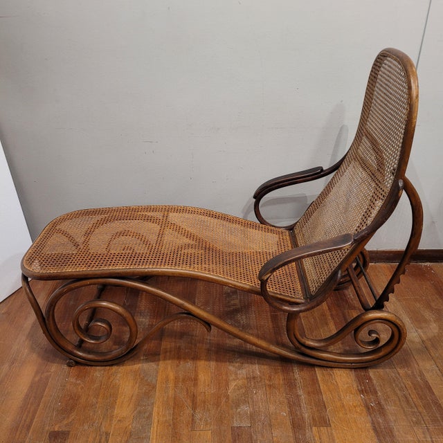 Art Nouveau Reclining Chaise Longue in Bent Beech Wood from Thonet, Austria, 1879 For Sale - Image 9 of 18