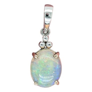 1.7Ct Solitaire Opal Pendant in Solid 14k Gold, Oval Cut 10x8mm For Sale