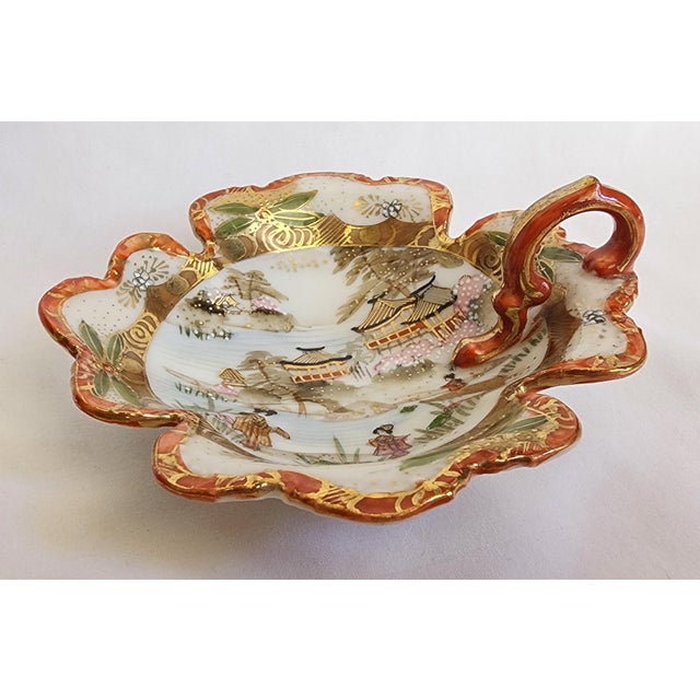 Japanese Antique Hand Painted Japanese Kutani Porcelain Trinket Bowl Asian Handled Bowl Decor For Sale - Image 3 of 7