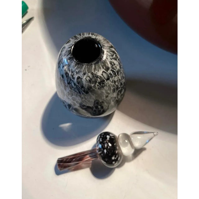 1980s Handblown Decorative Glass Bottle Glass Stopper For Sale In Dallas - Image 6 of 7