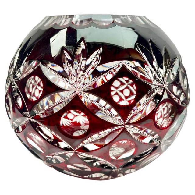 1950s Bohemian Globe Vase in Ruby-Red Cut-to-Clear Collard Crystal with Geometric Decoration, 1950 For Sale - Image 5 of 7