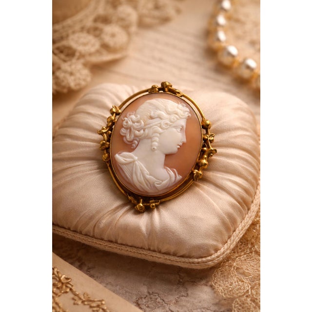 Antique Victorian Shell Cameo Brooch, Italy, Mid-19th Century For Sale In Cleveland - Image 6 of 6