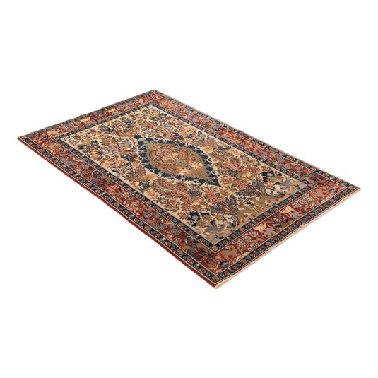 Middle Eastern Rug in Wool For Sale