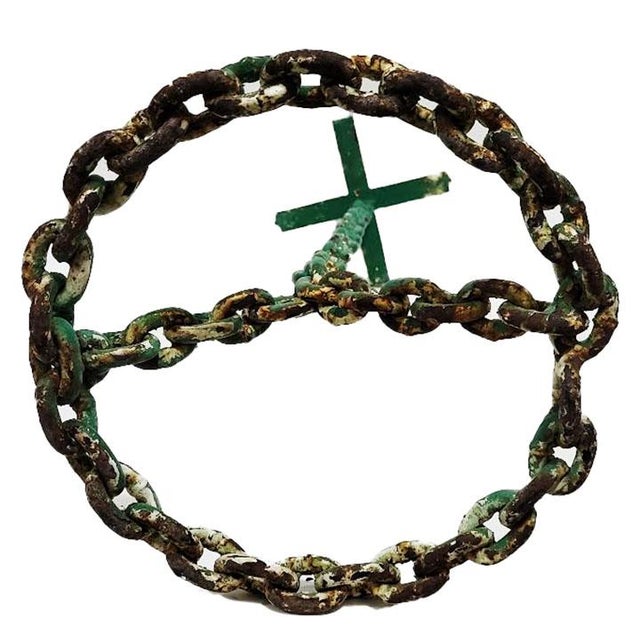 1970s Mid-Century Modern Brutalist Welded Iron Chain Link Stand For Sale - Image 4 of 5