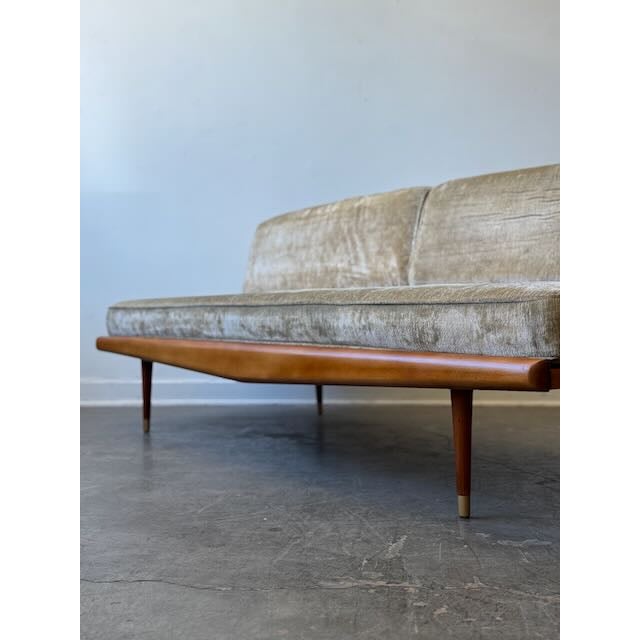 1950's Yugoslavian Daybed in Velvet For Sale - Image 12 of 15
