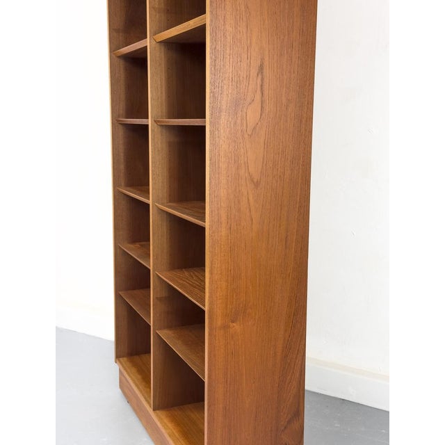Large Vintage Teak Bookcase by Carlo Jensen for Hundevad & Co., 1960s For Sale - Image 10 of 18