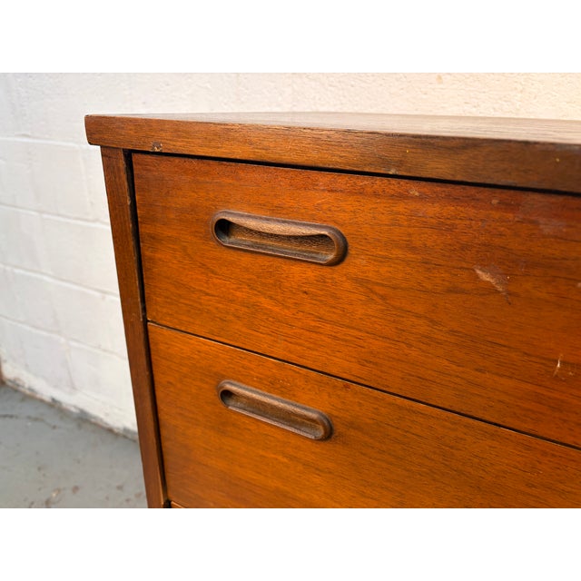 Mid 20th Century Modern Four Drawer Walnut Highboy Dresser For Sale - Image 11 of 14