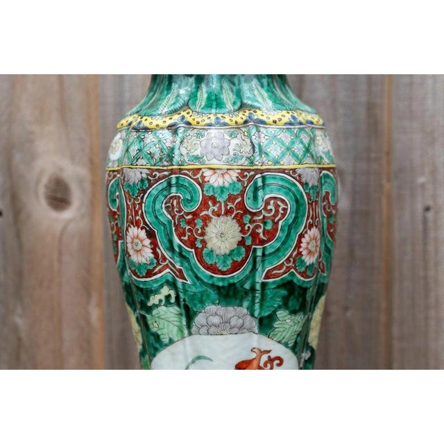 19th Century Chinese Qing Dynasty Famille Verte Wucai Porcelain Vase For Sale - Image 11 of 18