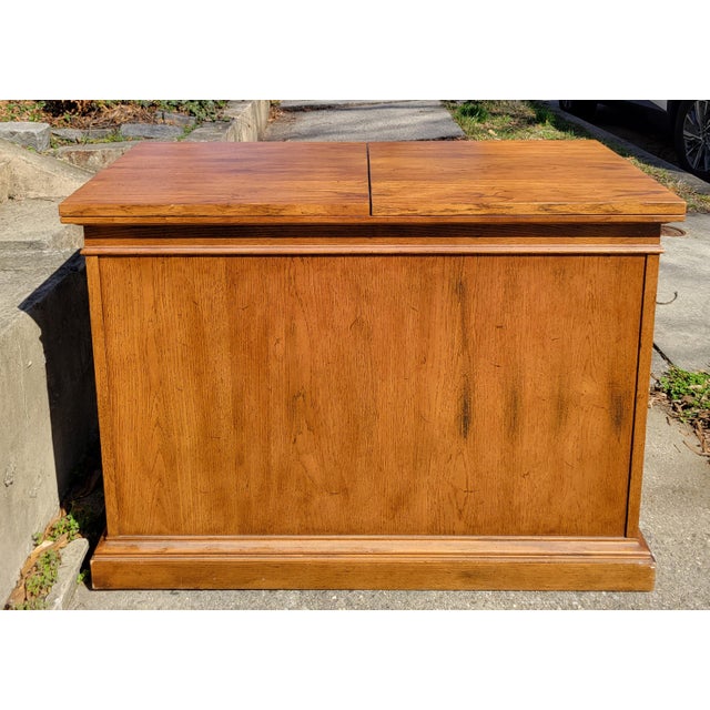 1970s 1970s Henredon Artefacts Oak Fliptop Bar Cart, Attributed For Sale - Image 5 of 10