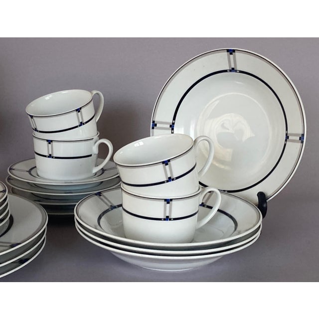 Studio Nova was founded by Japan's top-of-the-line Mikasa in 1984 for the forward-thinking, fashion-conscious buyer. 2007...