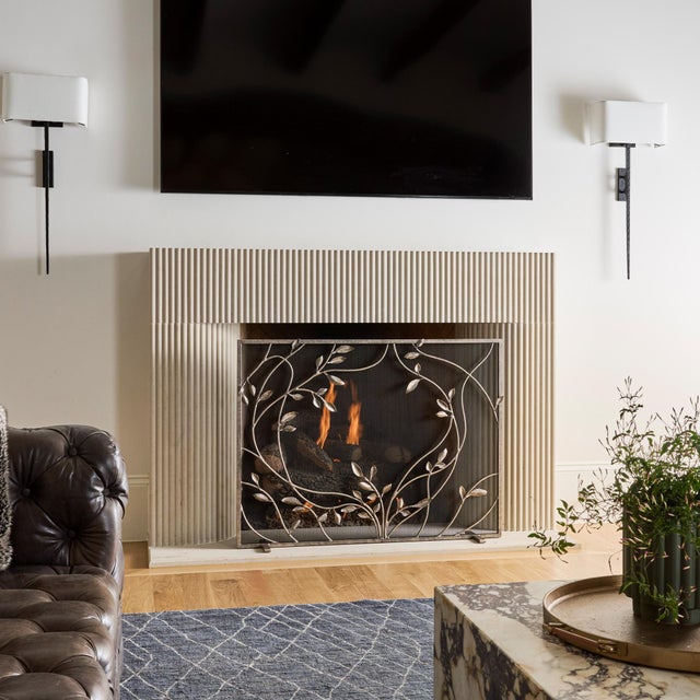 Curving vines flow across the screen like wind through leaves, capturing a sense of natural rhythm and quiet elegance. The...