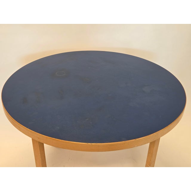 Wood 90A Table in Blue Linoleum by Alvar Aalto for Artek, Finland, 1950s For Sale - Image 7 of 16