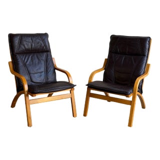 Pair of Danish Stouby Leather Lounge Chairs Bentwood Frame – Mid-Century Modern Armchair 1960s For Sale