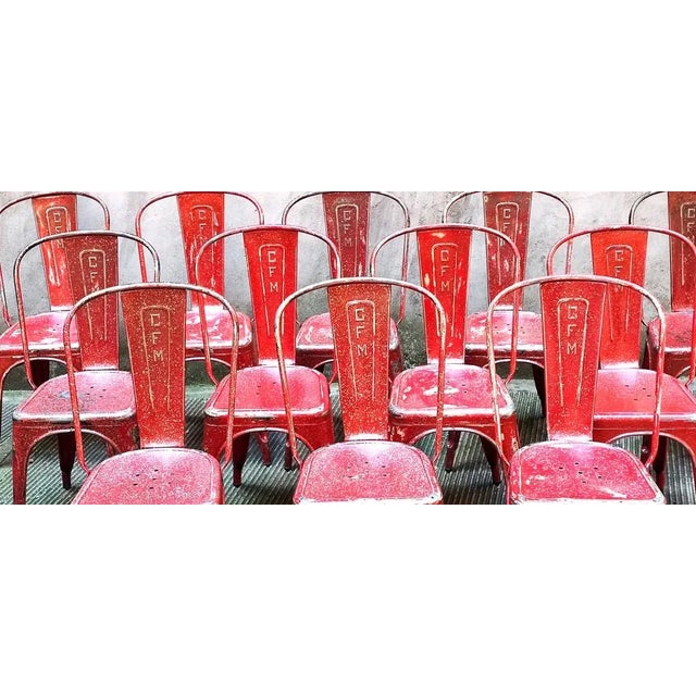 Original chair of the well -known Tolix factory, its originality and rarity lies in their non -uniform color but as a...