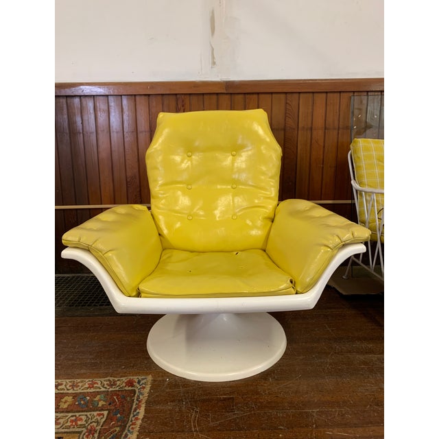 Mid-Century Modern Mid Century Swivel Space Age Chair in the Style of Morris Futorian For Sale - Image 3 of 9