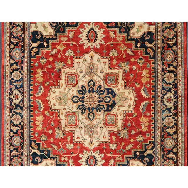 Large Hand-Knotted Serapi-Heriz With Geometric Medallion Design by Keivan Woven Arts For Sale - Image 9 of 12