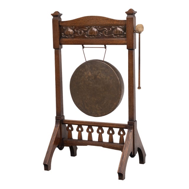 Arts & Crafts Oak & Copper Floor-Standing Dinner Gong attributed to Shapland and Petter, 1890s For Sale