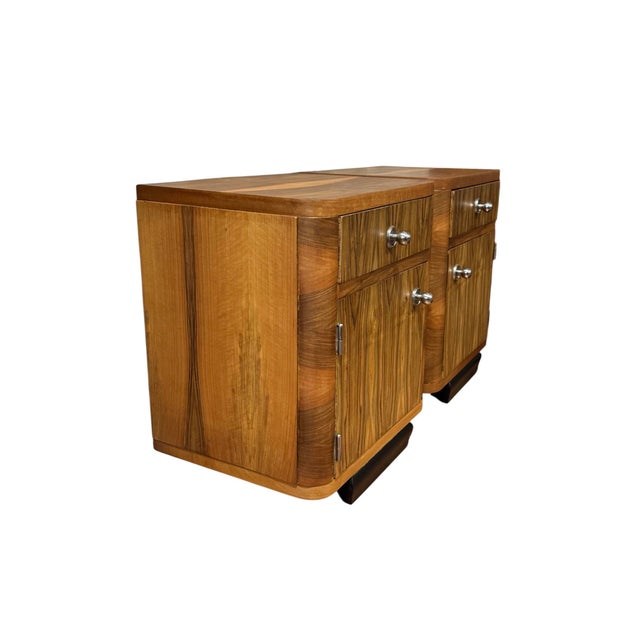 Bauhaus Art Deco Nightstands in Walnut Veneer and Ebonized Socle, Europe, 1930s, Set of 2 For Sale - Image 3 of 9