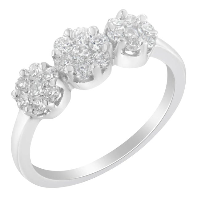 14K White Gold Three-Stone Cluster Diamond Ring (0.7 Cttw, H-I Color, SI2-I1 Clarity) - Size 7 For Sale