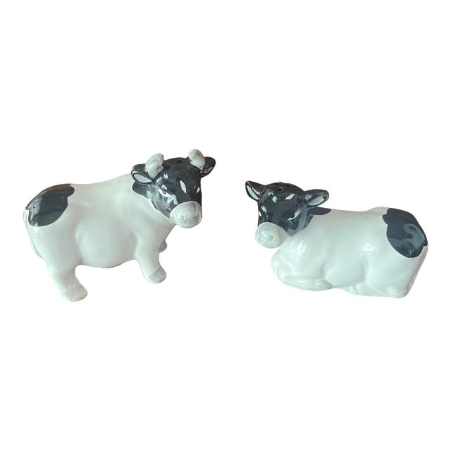 Vintage Pair of Milky Cow Salt Pepper Shakers For Sale