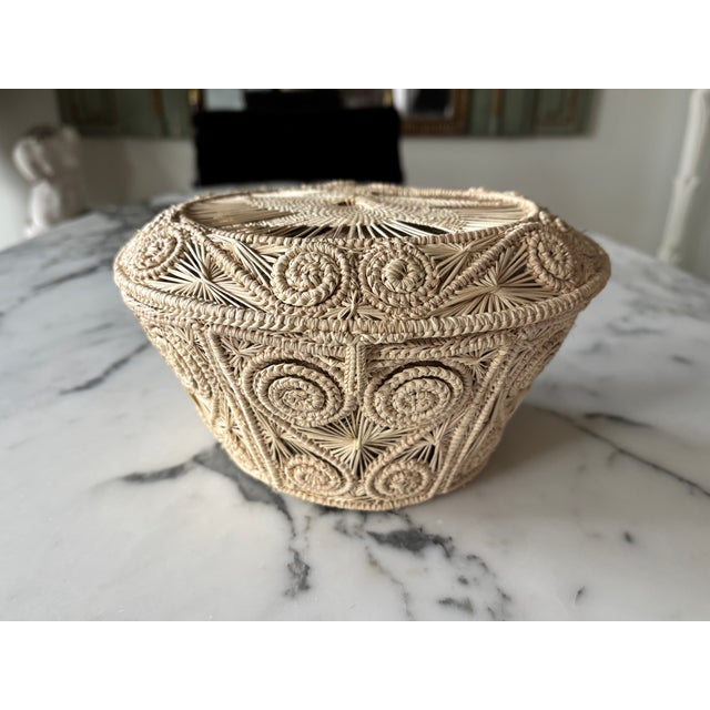 Vintage Coastal Palm Beach Style Handwoven Nesting Baskets - Set of 3 For Sale - Image 15 of 18