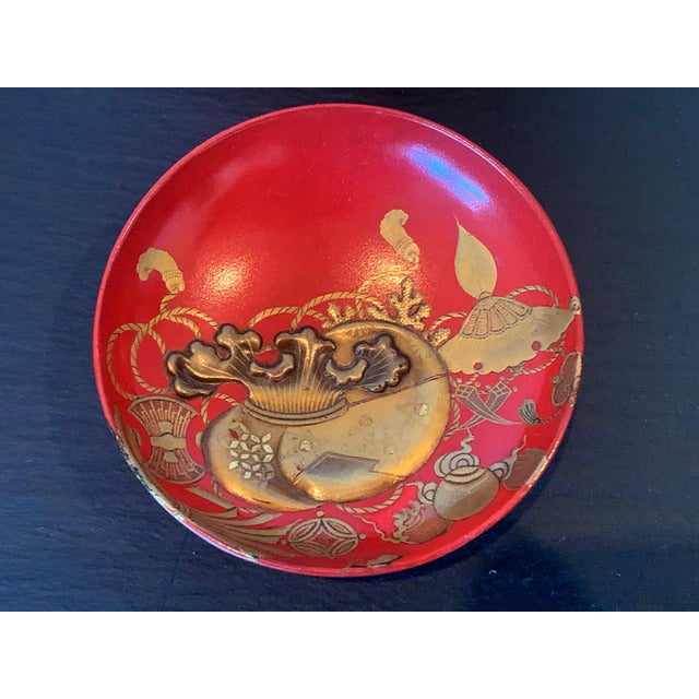 Late 19th Century Four Japanese Lacquered Sake Cups Meiji Period For Sale - Image 5 of 8