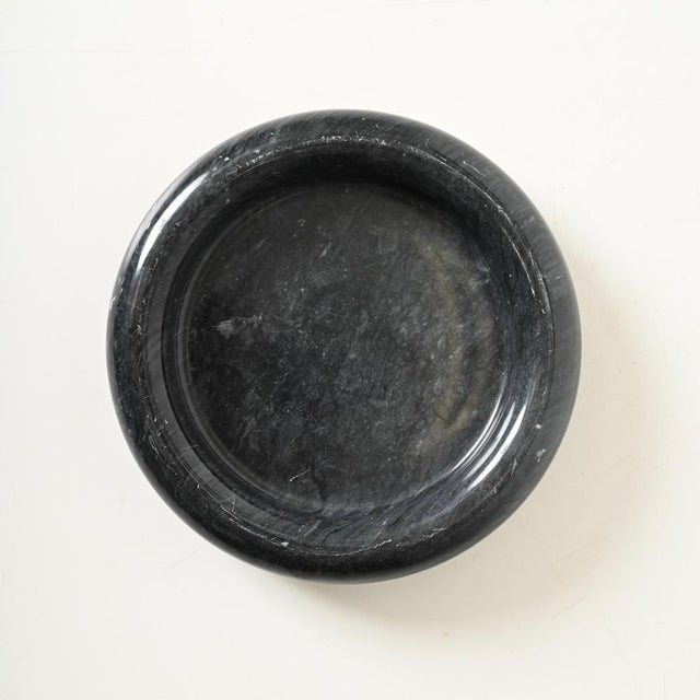 Stone Round Bowl or Ashtray in Black Carnico Marble attributed to Angelo Mangiarotti, Italy, 1970 For Sale - Image 7 of 12
